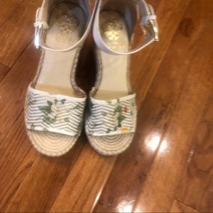 COPY - Vince Camuto Wedge Sandel floral look size 8